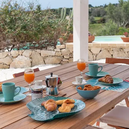 Alessandra Βίλα *