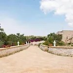 Vila Alessandra *